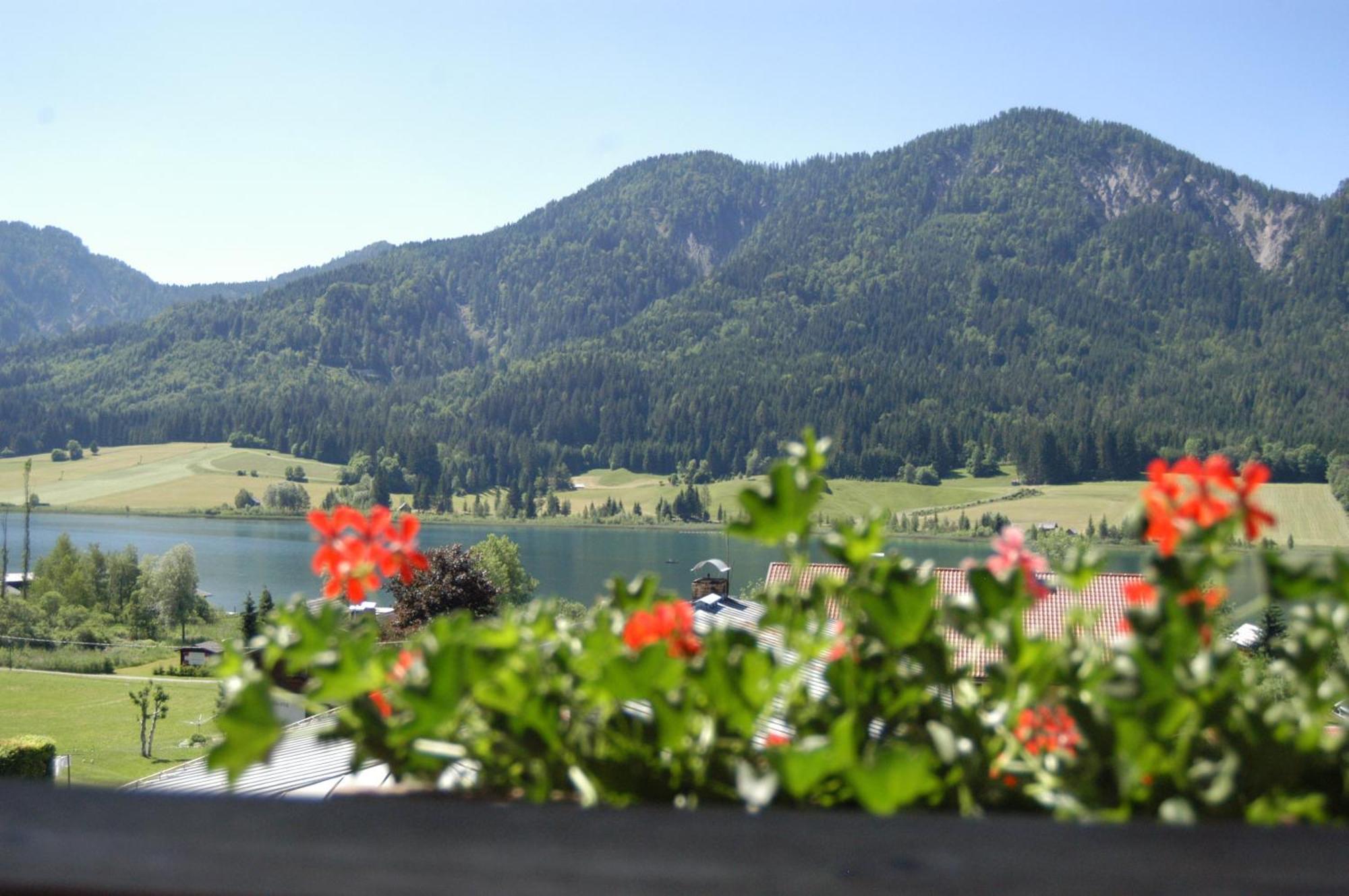 Hotel Zum Weissensee Exterior foto